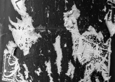 Aufkleber-Reste