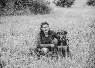 Tanja L. privat mit Hündin Edda unterwegs